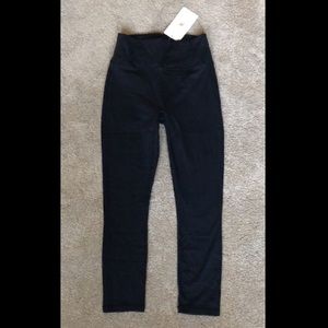 Fabletics trinity high waisted Capri leggings
